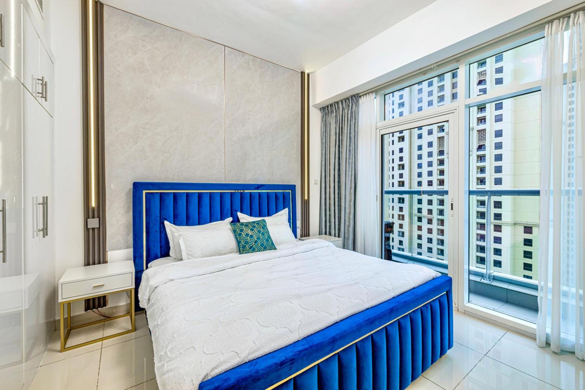 5 Star Serviced Apartment With Beach Access In The Heart Of Dubai Marina Free Welcome Gift Box Upon Arrival Extérieur photo