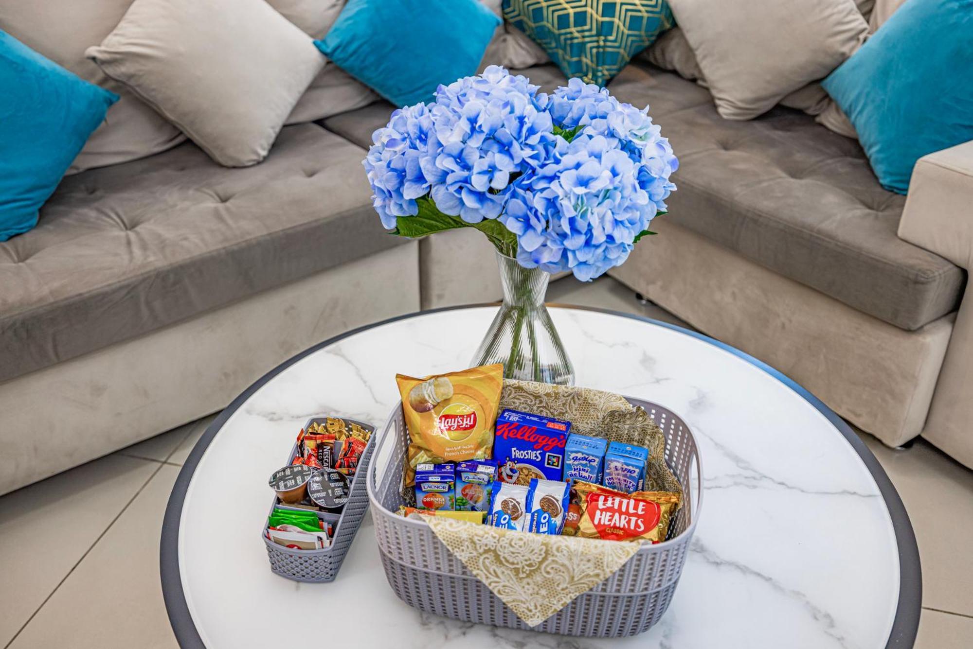 5 Star Serviced Apartment With Beach Access In The Heart Of Dubai Marina Free Welcome Gift Box Upon Arrival Extérieur photo