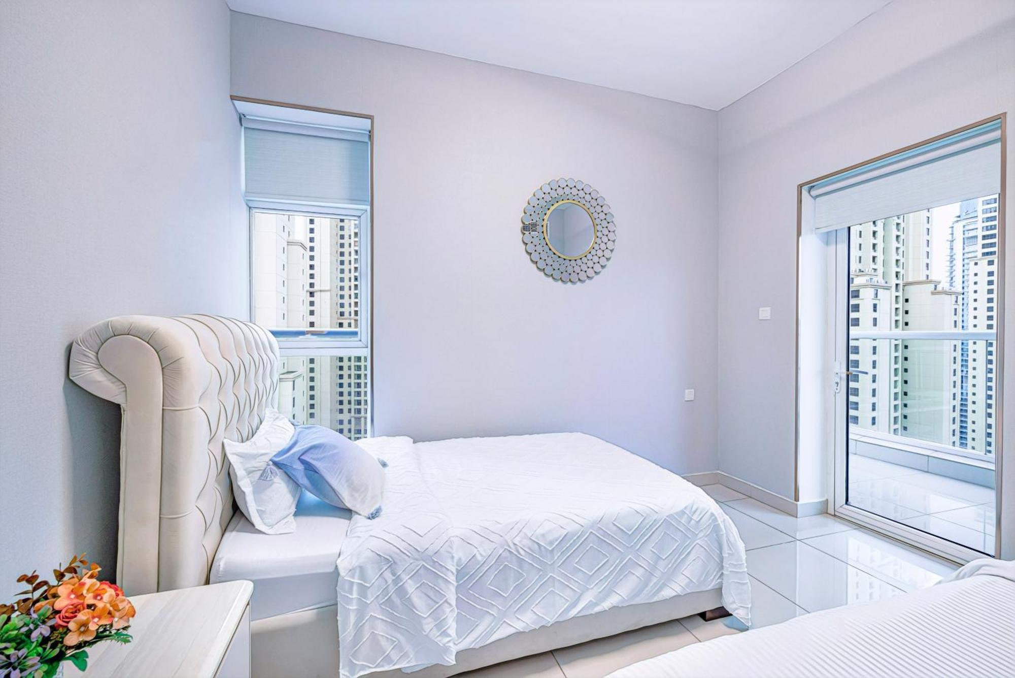 5 Star Serviced Apartment With Beach Access In The Heart Of Dubai Marina Free Welcome Gift Box Upon Arrival Extérieur photo