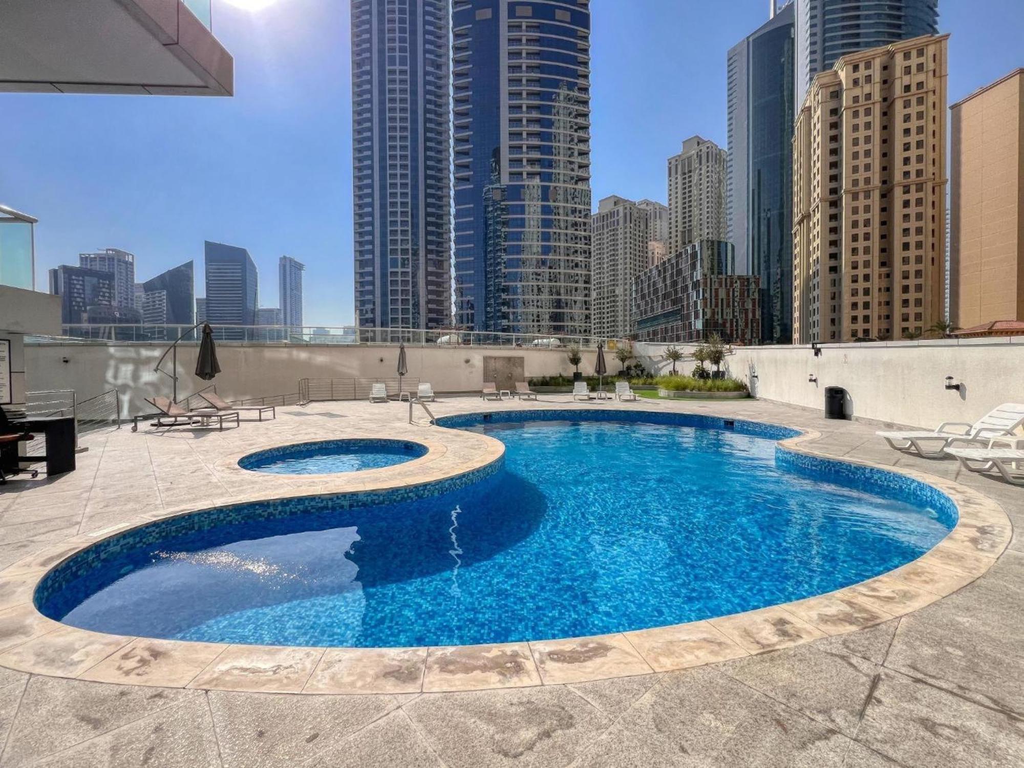 5 Star Serviced Apartment With Beach Access In The Heart Of Dubai Marina Free Welcome Gift Box Upon Arrival Extérieur photo